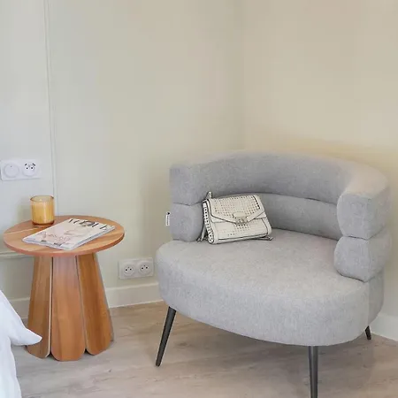 Emily 2 Bedrooms 2 Baths Near Palais