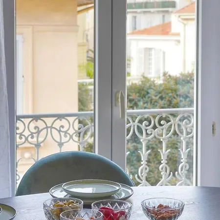 Emily 2 Bedrooms 2 Baths Near Palais דירה