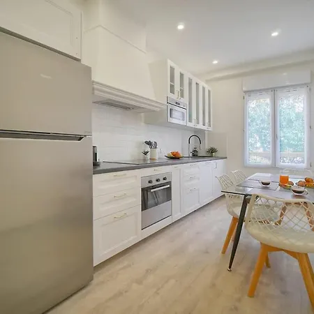 公寓 Emily 2 Bedrooms 2 Baths Near Palais