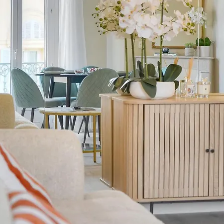 Emily 2 Bedrooms 2 Baths Near Palais Apartman