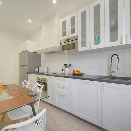 Emily 2 Bedrooms 2 Baths Near Palais 公寓 *