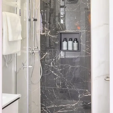 Emily 2 Bedrooms 2 Baths Near Palais דירה *